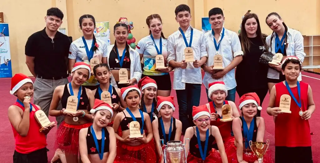 Club Gimnastics de Curicó tuvo su gala deportiva basada en la navidad
