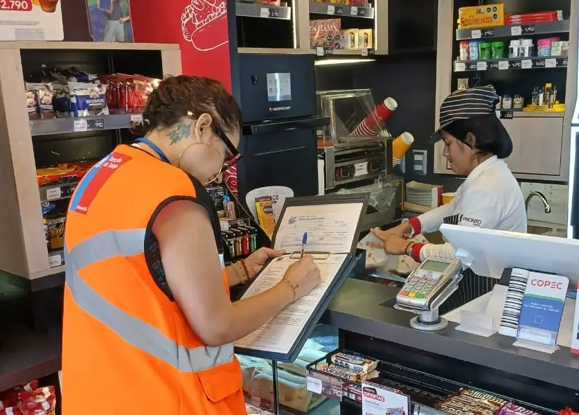 Dirección del Trabajo cursó 98 multas y retiró a 156 empleados por infracciones en feriados