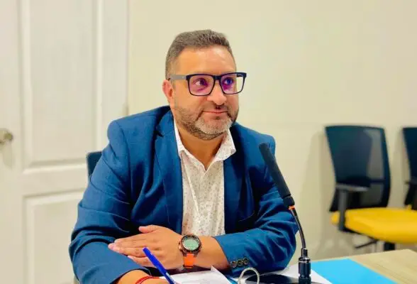 Contraloría reveló irregularidades en pago de remuneraciones a exdirector del Cementerio Municipal de Curicó