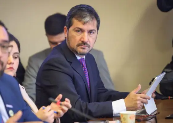 Diputado Hugo Rey explicó inhabilitación al votar proyecto que reconoce deuda histórica docente