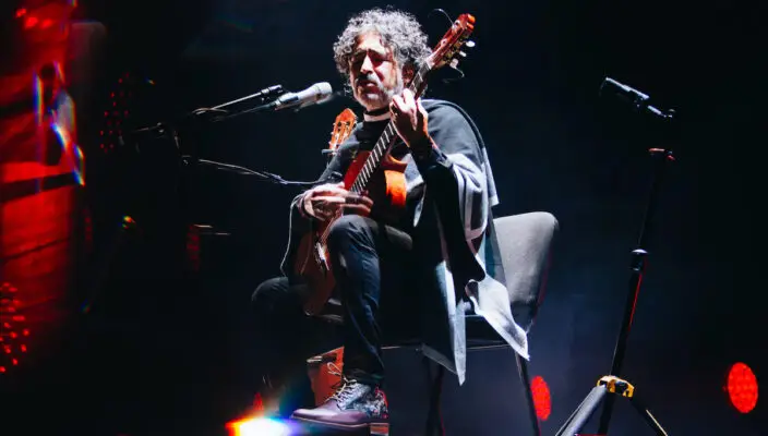 Manuel García celebra 20 años de "Pánico" con gira por Europa y concierto en Curicó