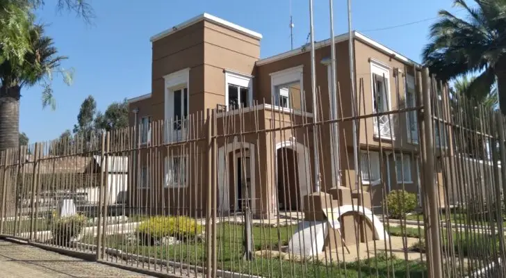 Corte ordena reincorporar a funcionario municipal de Teno tras desvinculación “ilegal y arbitraria”