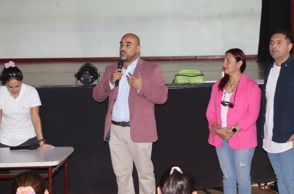 Familias del proyecto Parque del Sol en Molina recibieron asesorías ante inminente entrega de casas