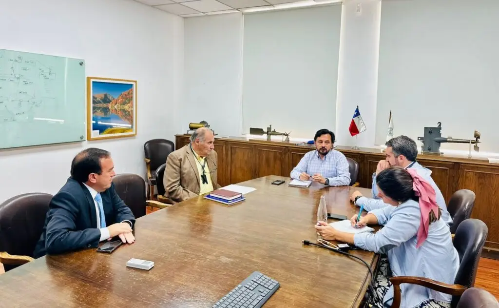 Diputado Donoso y regantes del Maule solicitaron a la DGA buscar solución por rechazo de derechos de agua a agricultores