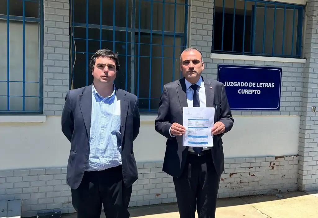 Alcalde de Curepto presentó querella por incendio que consumió más de 50 hectáreas