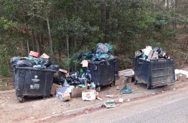 Alcalde(s) compromete soluciones por acumulación de basura en Vichuquén