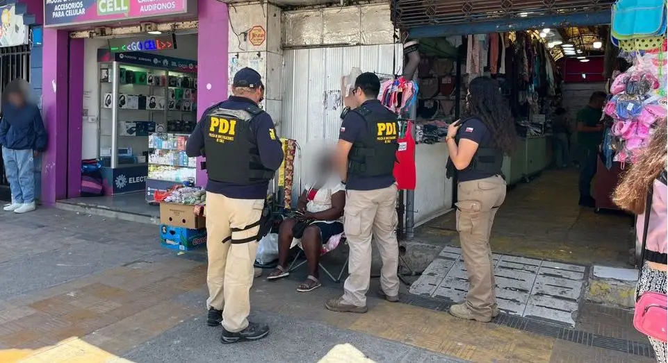PDI controla a extranjeros en situación irregular en Curicó y concreta dos expulsiones