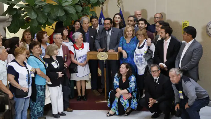 Congreso Nacional aprobó ley que repara la deuda histórica a los profesores
