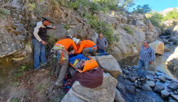Carabineros rescató a arriero que sufrió caída en la precordillera de Molina