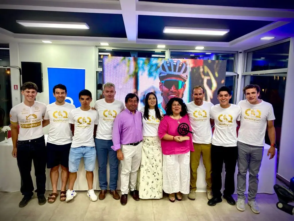 Team Quality Lab presenta oficialmente a su equipo profesional de ciclismo
