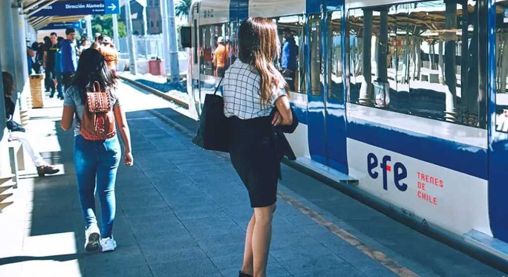 Tren Santiago-Chillán suma nuevas paradas intermedias: Curicó, Linares, Parral y San Carlos