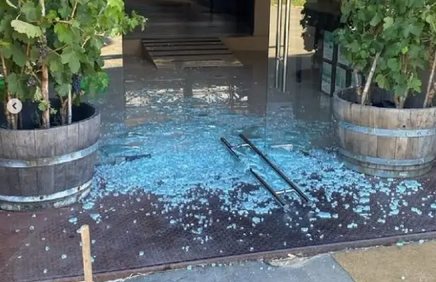 Viña Santa Cruz denuncia vandalización de su Museo del Vino en Colchagua
