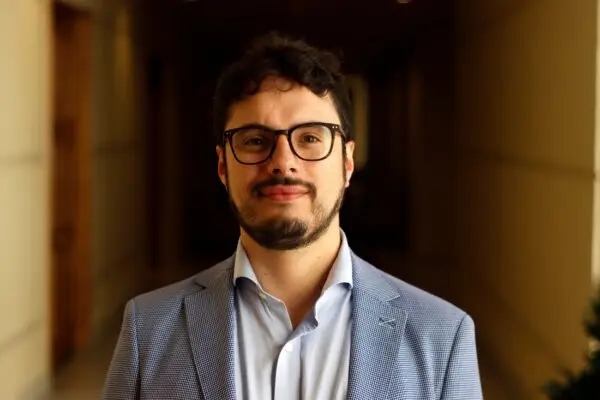 Diputado Sáez (FA) dice que Bachelet podría ser la continuidad de Boric: "Es un liderazgo que genera respeto"