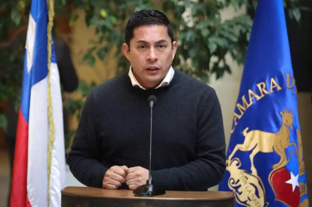 Expareja de diputado Jorge Durán (RN) lo denunció por violación y abuso sexual