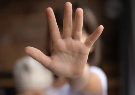 Hombre fue condenado a 18 años de cárcel por violar y abusar a su ahijada menor de edad