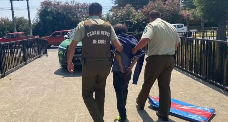 Detienen a sujeto que robó material pedagógico desde escuela en Romeral
