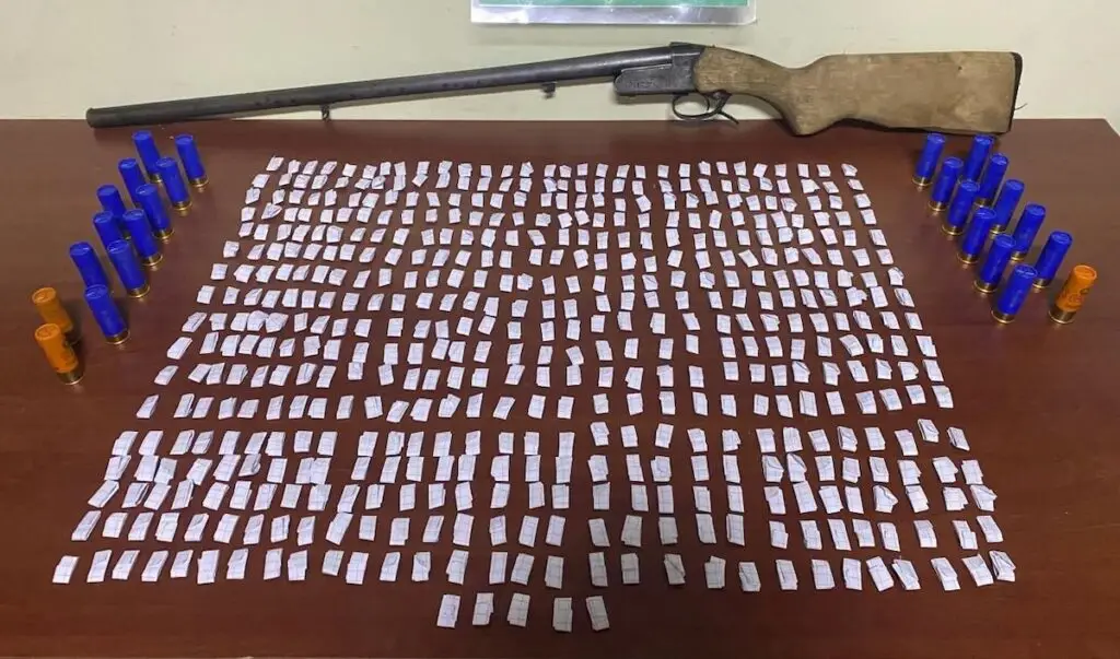 Triple detención en Curicó: Robaron auto de conductor de Uber y fueron capturados con armas y droga