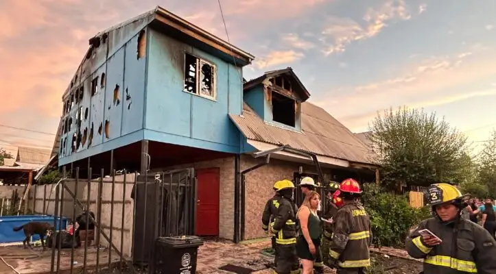 Incendio en Sagrada Familia destruye vivienda de voluntario bomberil 