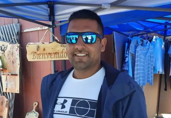 Artesano de Lipimávida se proyecta al mundo con sus trabajos en madera nativa