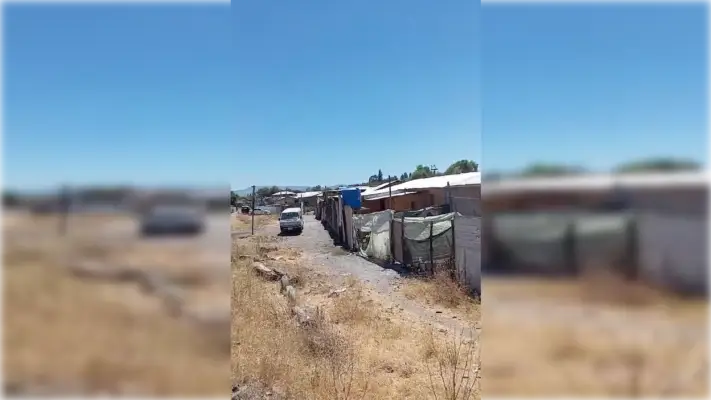 Fosas sépticas destapadas generan foco de contaminación en toma Dragones Sur de Curicó