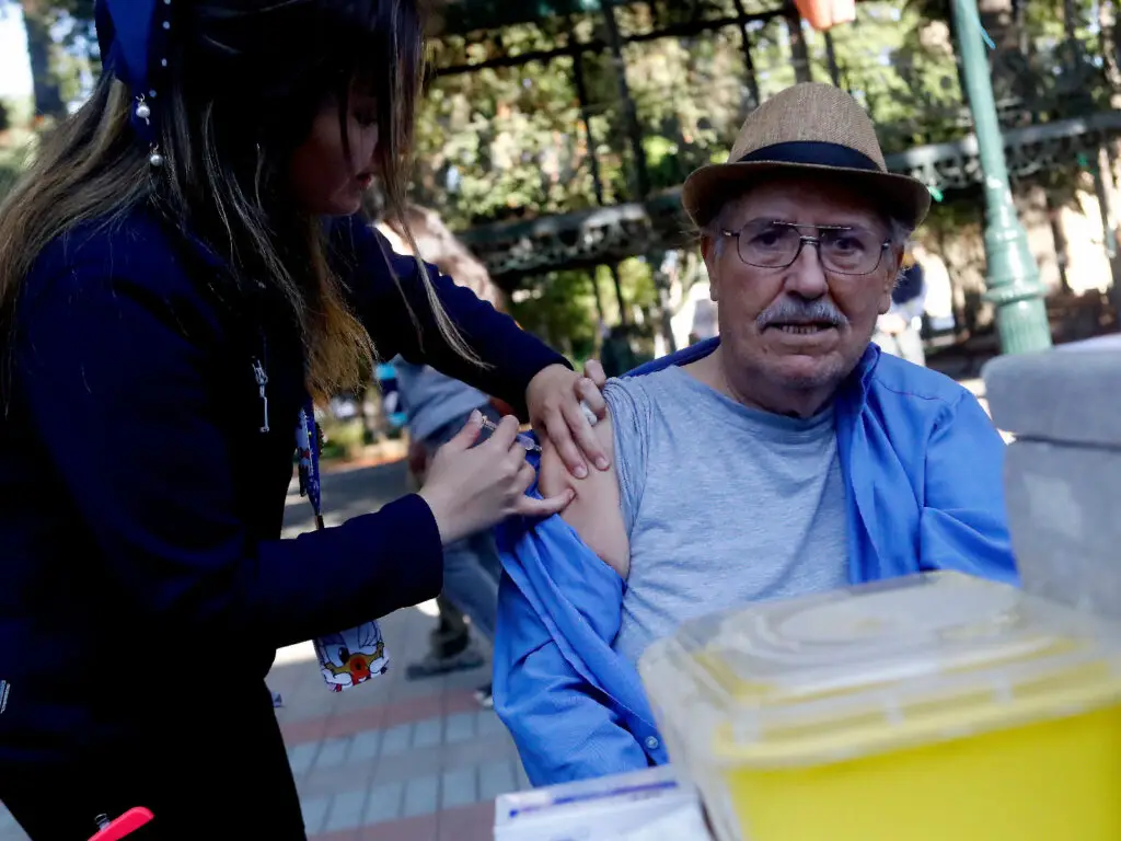 Infórmate sobre lugares y horarios: Curicó comenzó campaña de vacunación 2025