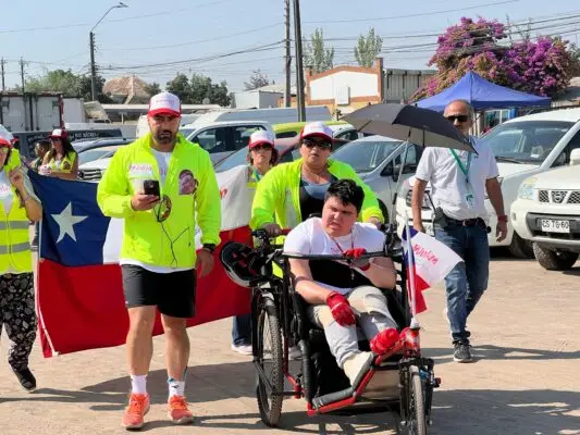 Necesitan $3.500 millones: Campaña “Julián contra Duchenne" llegó a Curicó