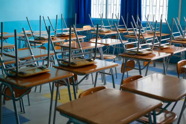 Padre de alumno que agredió a profesora en Ñuble: “Es autista, no un delincuente”