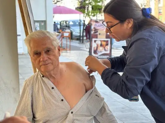 Dirección de Salud de Curicó intensifica campaña de vacunación tras alerta sanitaria