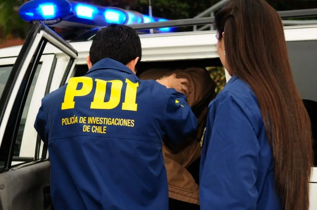 PDI detiene a dos prófugos de la justicia en operativos simultáneos en el Maule