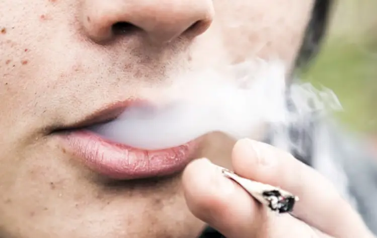 Estudio de Drogas en Población Escolar: Consumo de tabaco y alcohol en escolares alcanza niveles más bajos