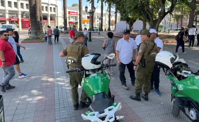 Alerta de bomba en Banco Santander de Curicó: Evacúan Plaza de Armas