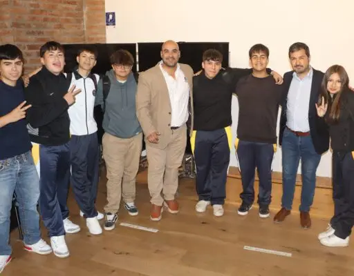 Premian a estudiantes del Liceo Bicentenario de Molina por primer lugar provincial en el Simce de matemáticas 2024