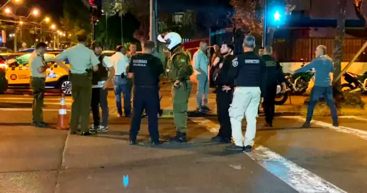 Carabinero en estado crítico tras ser baleado en Ñuñoa: un delincuente abatido y dos detenidos