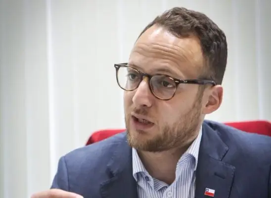 Diputado Guzmán arremete contra exalcalde de Curicó por dichos sobre déficit municipal