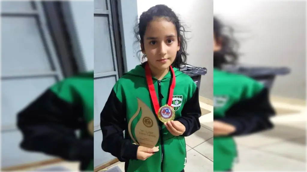 Dominique Hidalgo es la promesa curicana que conquista el tenis de mesa nacional