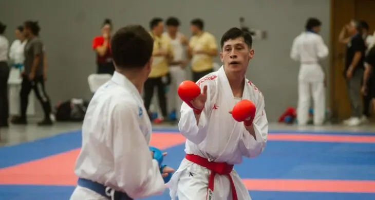 Karatecas curicanos brillan en clasificatorio nacional y aseguran cupos para Panamericano en Paraguay