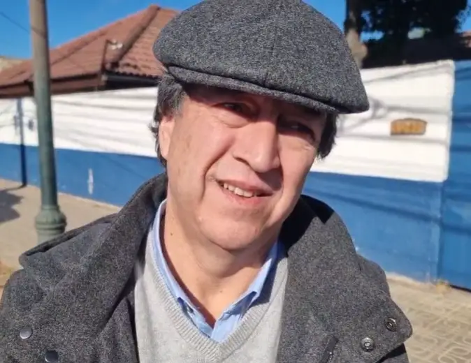 Alcalde de Teno comprometió bajar sueldo de asesor que ganaba casi $4.5 millones mensuales