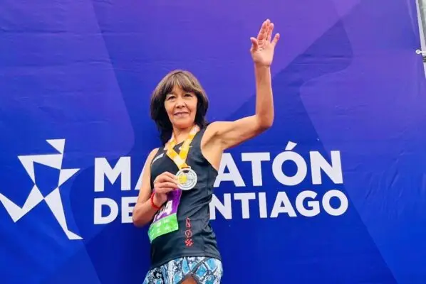 Atletas locales conquistan podios en el Maratón de Santiago