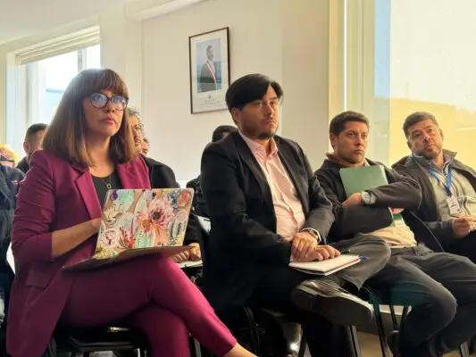 Preocupación por contaminación del Lago Vichuquén: Autoridades y vecinos debaten soluciones urgentes