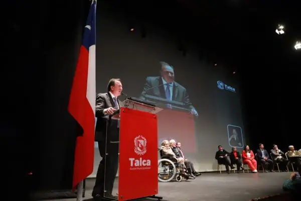 Talca celebró 283 años con anuncio de renovación urbana y reconocimiento a sus figuras