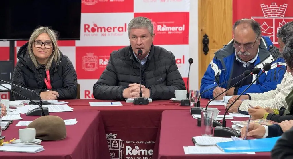 Concejo Municipal de Romeral realiza sesión en Los Queñes y presenta proyectos para la localidad