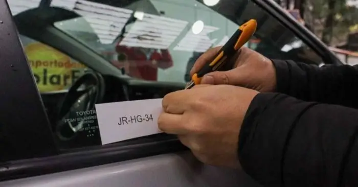 Vence el plazo para el grabado obligatorio de patentes en vehículos: Quienes no cumplan arriesgan multas de hasta $103 mil