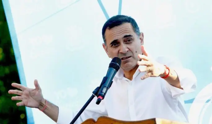 Exalcalde de Curicó acusa a diputado Rey de impulsar venta de inmuebles municipales a través de leaseback
