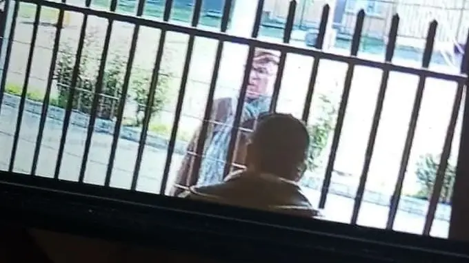 Roban ahorros a adulto mayor en Curicó: sustrajeron 7 millones de pesos desde caja fuerte