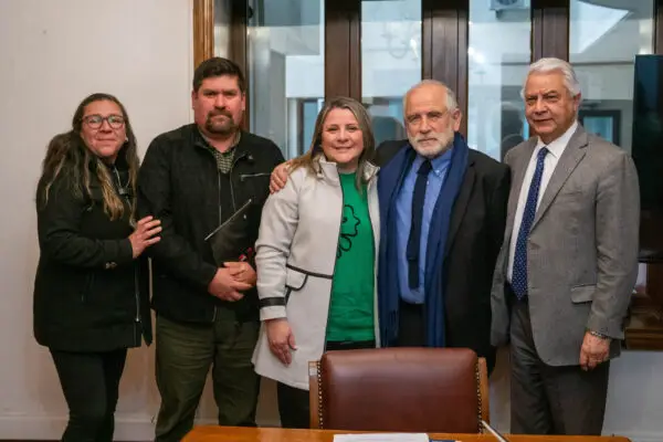Alcaldesa de Rauco se reúne con ministro de Vivienda para agilizar soluciones habitacionales