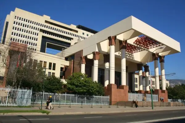 NaturalPhone: Urrutia y Vodanovic lideran intención de voto al Senado por el Maule