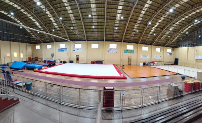 Curicó estrena nuevo tapete profesional de gimnasia artística en el Gimnasio La Granja