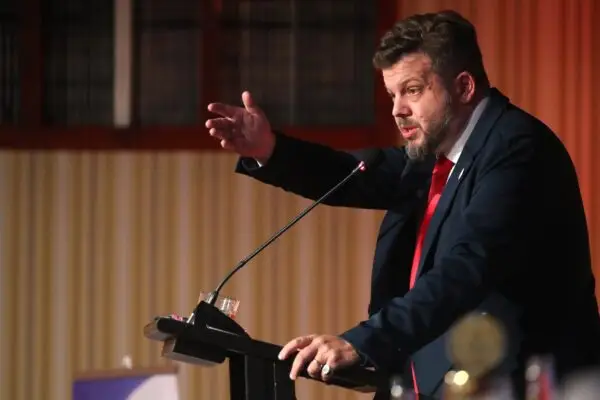 “No hay plata”: Kaiser revela que su partido no tiene recursos para financiar su campaña presidencial