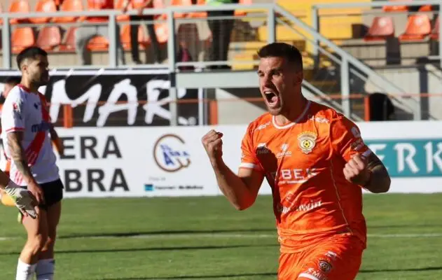 Curicó Unido cae como visitante ante Cobreloa y se sigue alejando de la zona de liguilla