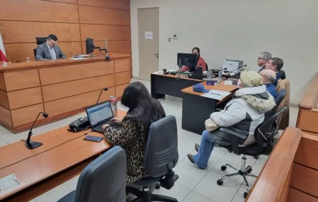 Formalización contra abogado denunciado por fraude se posterga debido a su complicado de salud